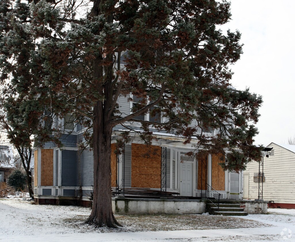 Building Photo - 1606 5th St