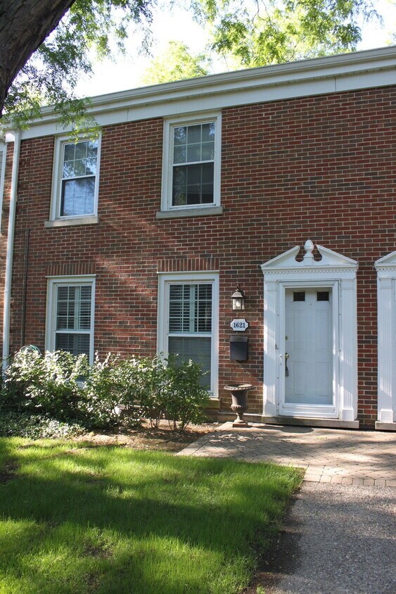 Primary Photo - 1621 Pebblecreek Dr