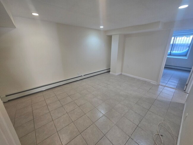 Photo - One bedroom MBTA GL-B Apartment