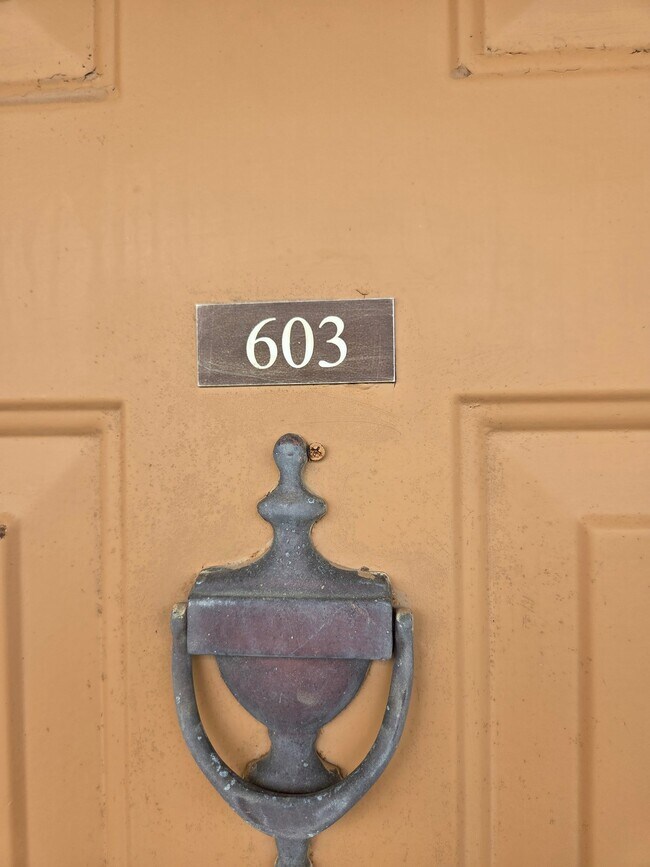 Foto del edificio - 3001 W Rolling Hills Cir