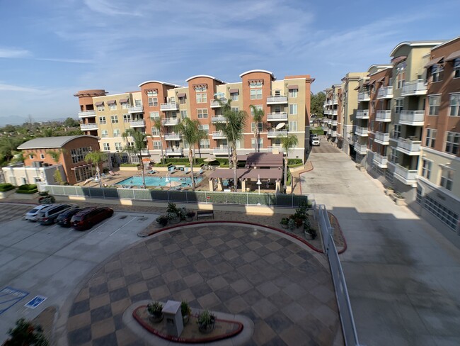 Building Photo - 12664 Chapman Ave