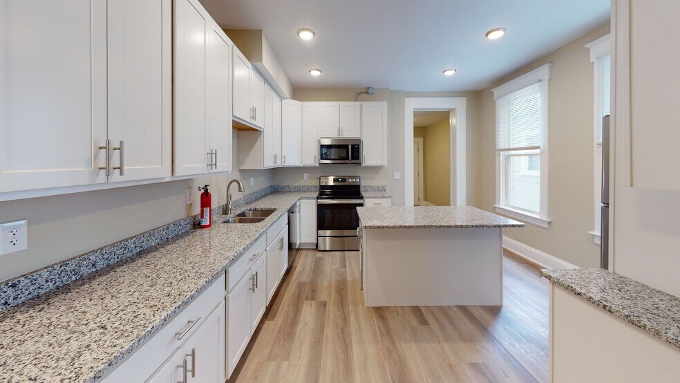 414-416 E. Whittier St