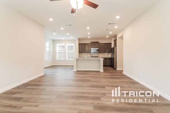 Building Photo - 2552 Finch Holw Dr