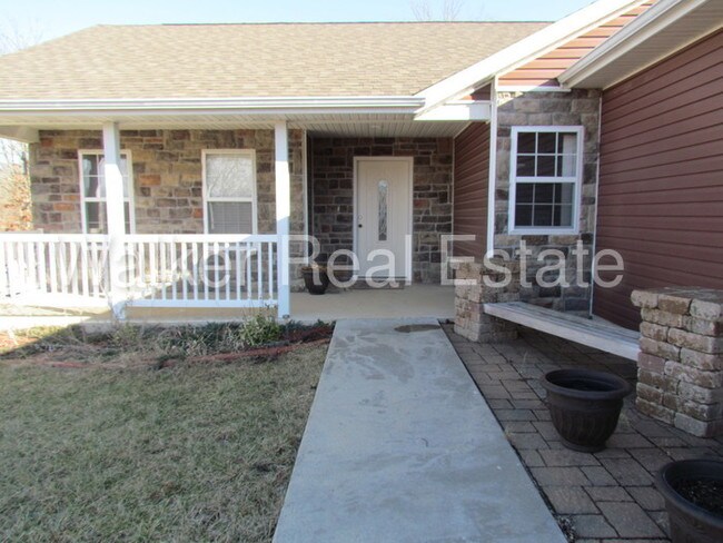 Building Photo - 21654 Lindsay Ln