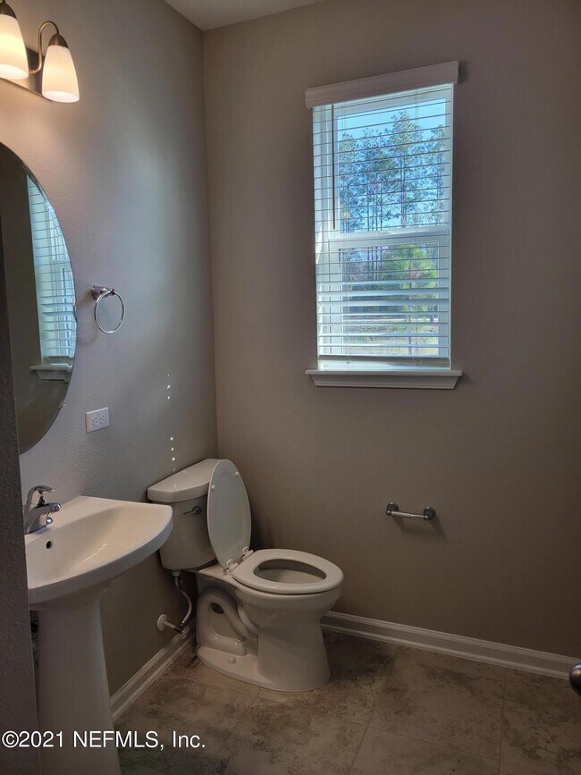 Foto del edificio - 334 Pine Bluff Dr