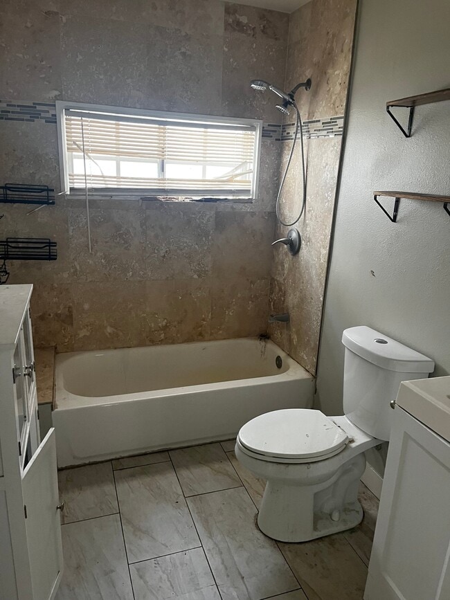 Photo - 2501 N Sierra Way House