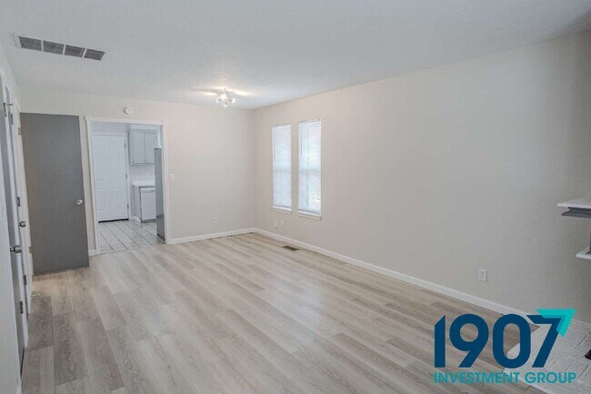 Foto del edificio - 1247 W Huntington Way