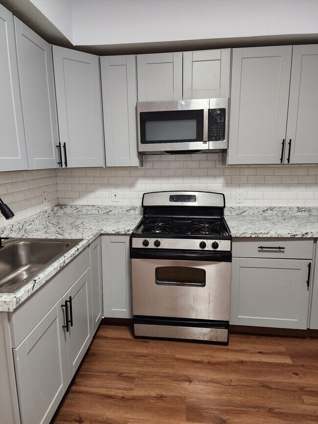 Foto del edificio - 104-108 Madison St