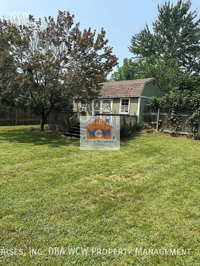 Building Photo - 2400 Stowe Dr