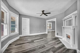Building Photo - 754 Parkwood Dr