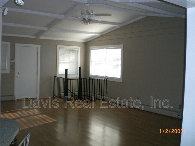 Building Photo - 15 Gottshall Dr