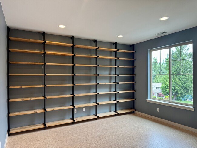 Foto del edificio - Stunning Bainbridge Island 4 bedroom home....available now!