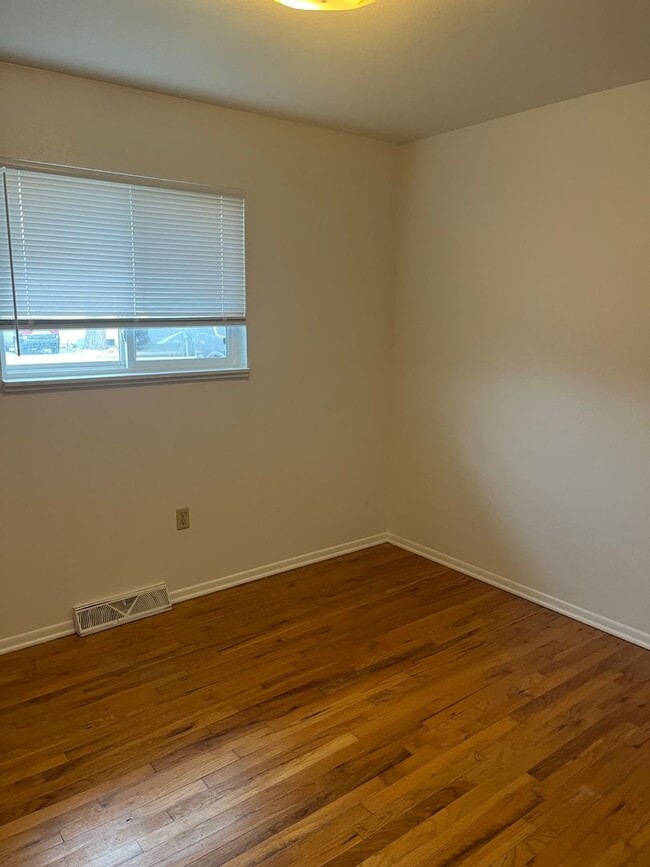 Building Photo - 3-Bedroom Home Near Middle & High School with Large Fenced Yard!