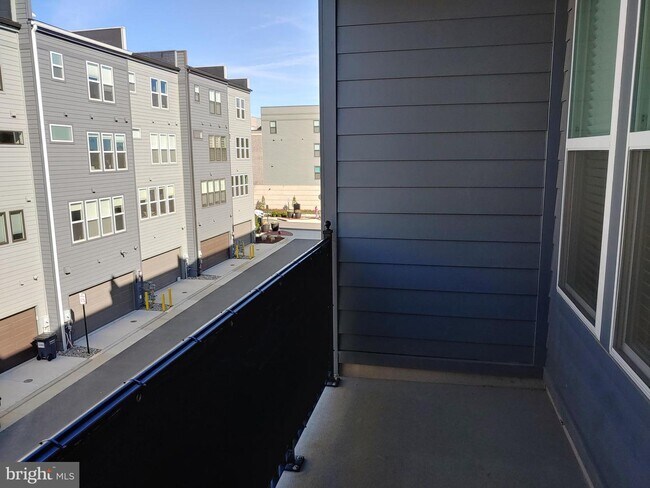 Foto del edificio - 13430 Arrowbrook Centre Dr