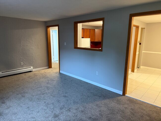 Building Photo - QC - 12R English Village Rd 102