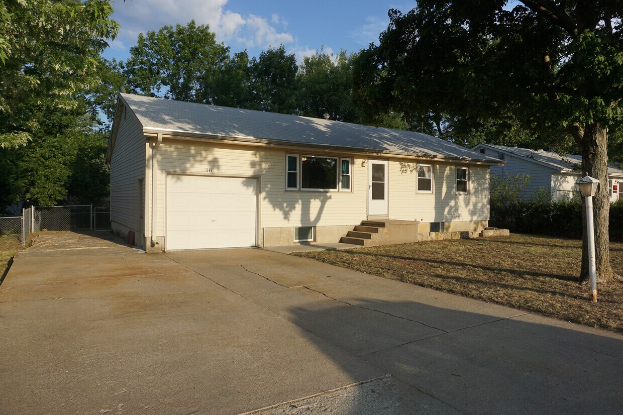 Primary Photo - 1145 St Marys Rd