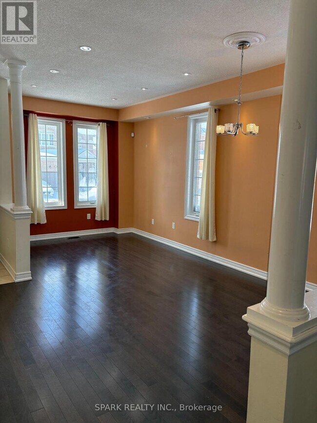 Building Photo - 15 Kawana Rd