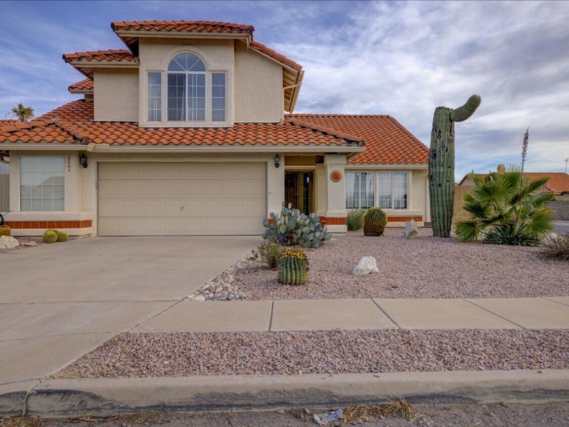 Primary Photo - RITA RANCH 4bd/3ba with POOL!!