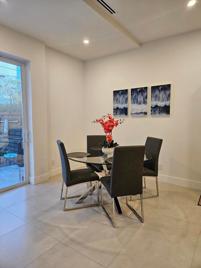 Foto del edificio - 2275 SE 7th St