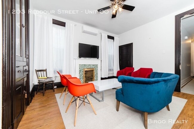 Building Photo - 1203 Reddour St