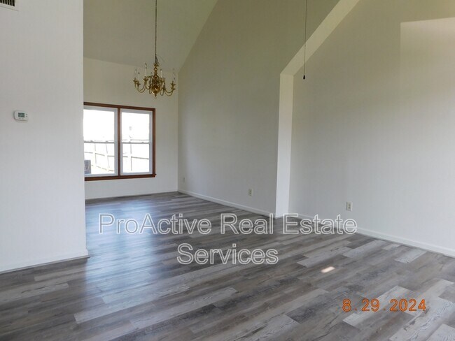 Foto del edificio - 1461 Thamesford Dr