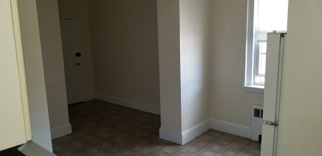 Foto del edificio - Beautiful 1 Bed 1 Bath on Belmont St. in Watertown