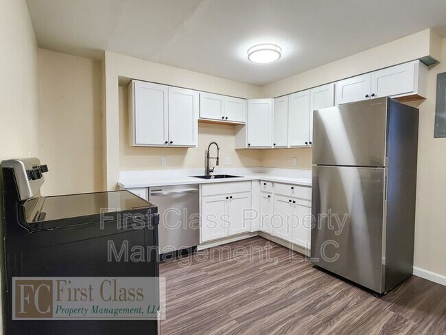 Foto del edificio - 142 NW Bailey Ave