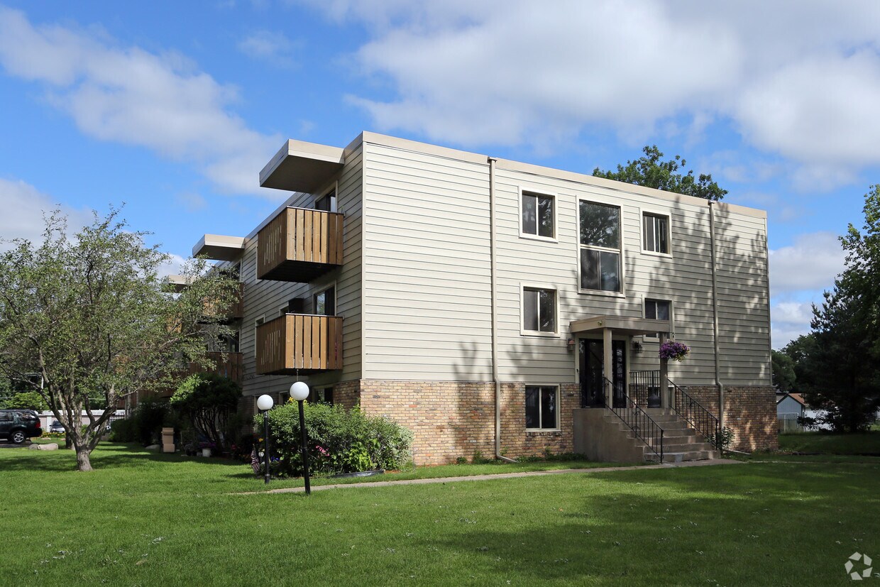Foto principal - Forest Lake NorthShore Apartments LLC (1167)