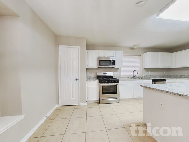 Foto del edificio - 7002 Echo Pines Dr