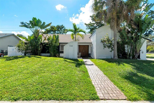 Foto del edificio - 7380 NW 44th Ct