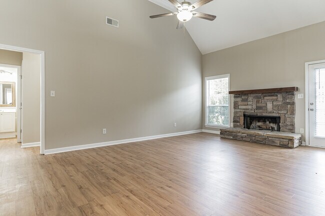 Building Photo - 5990 Forest Lakes Cove