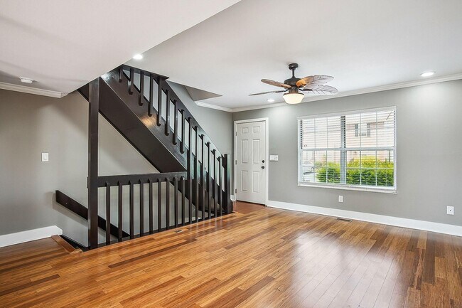 Foto del edificio - 4841 Stoneybrook Blvd