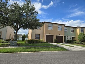 Building Photo - 2637 Oleander Lakes Dr