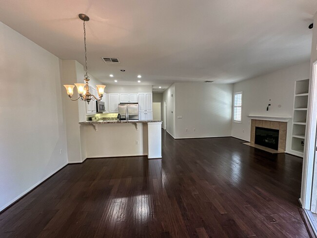 Building Photo - COMING SOON! Heather Ridge 2 Bedroom Townh...