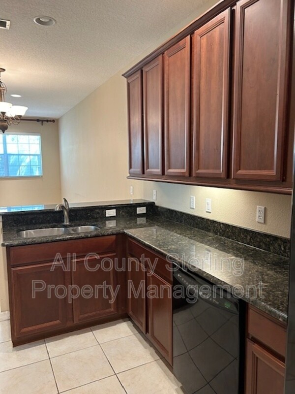 Foto del edificio - 5222 Hidden Cypress Ln