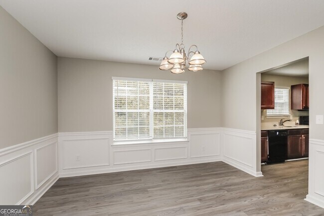 Foto del edificio - 6854 Fireside Ln