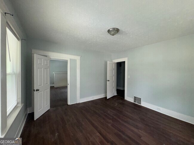 Foto del edificio - 1462 Lucile Ave SW