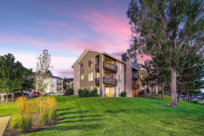 Building Photo - Vistas at Plum Creek