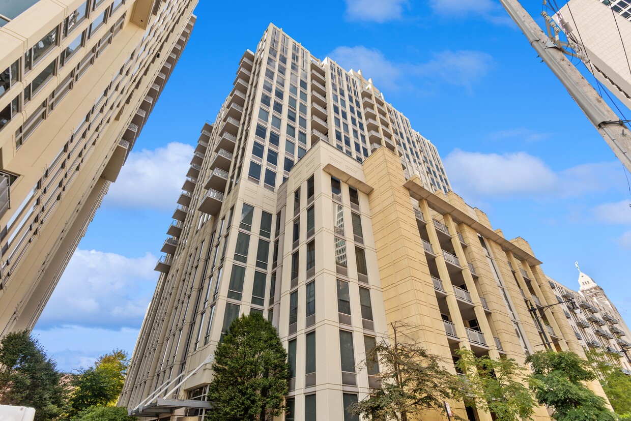 Foto principal - 720 N Larrabee St