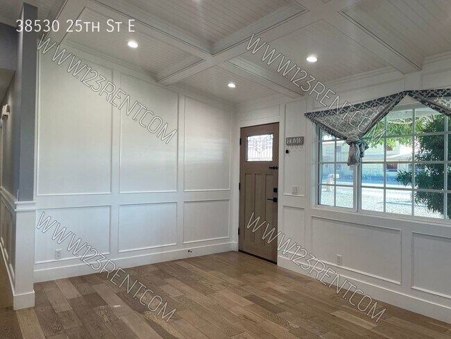 Building Photo - 3BD/2BTH SINGLE STORY HOME EAST PALMDALE