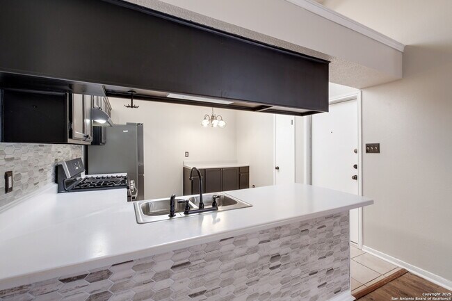 Foto del edificio - 6307 Candlecrest Ct