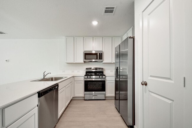 Building Photo - 506 Paul Cyn