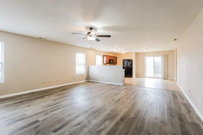 Building Photo - 2329 Seven Peaks Dr