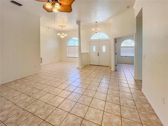 Foto del edificio - 4470 McIntosh Lake Ave