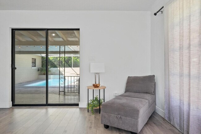 Building Photo - 919 Avenue South Southeast-SI FL1-ID1325030P