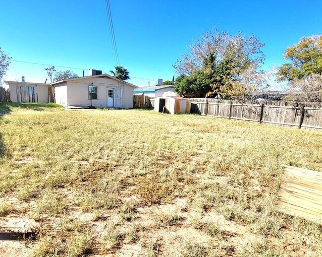 Building Photo - 4012 Pleasant