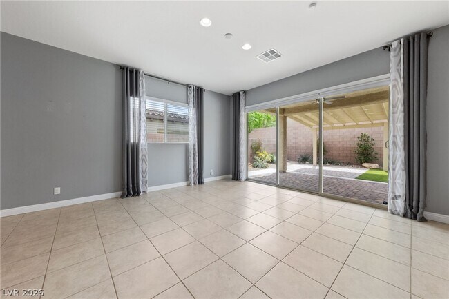 Foto del edificio - 349 Bronze Creek Ct