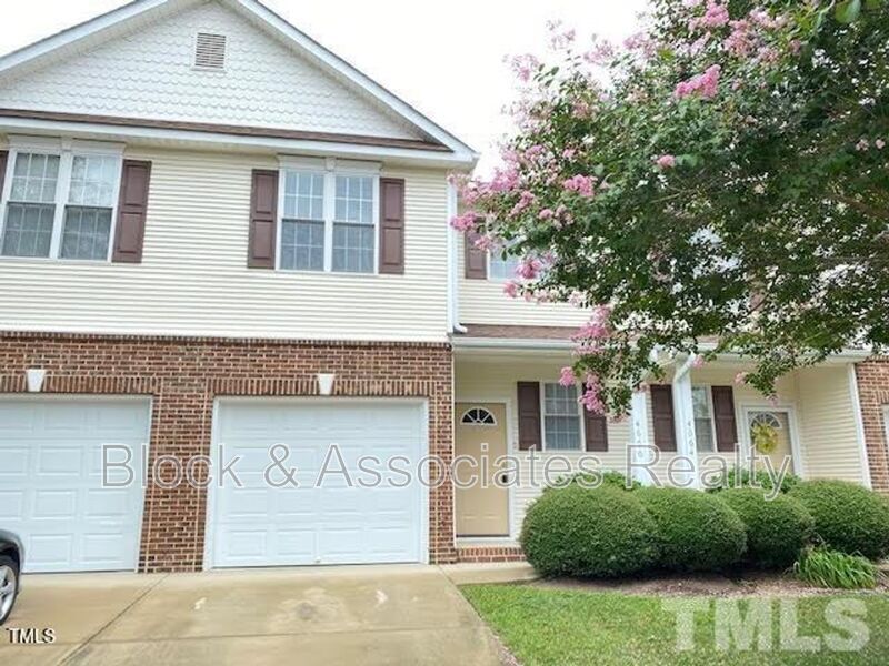 Foto principal - 4666 Pooh Corner Dr