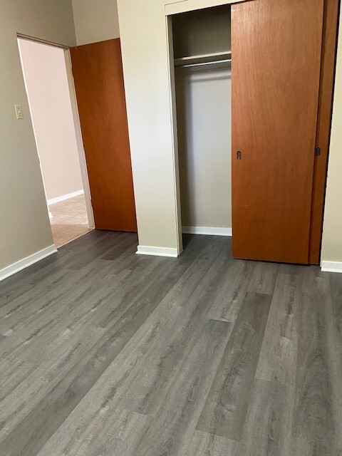 Building Photo - 422 4th Av N