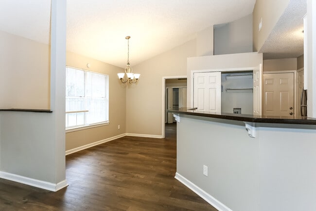 Building Photo - 31 Hickory Ridge